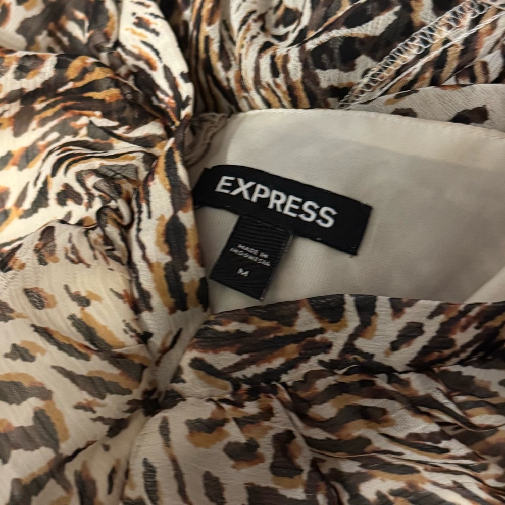 EXPRESS Woman’s Animal Print Maxi Dress Size Medium Flowing Brown and Cream - Picture 3 of 12